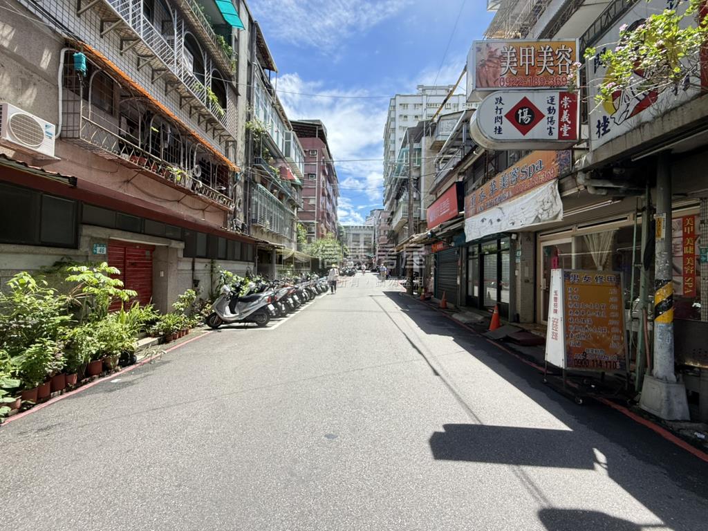 民治邊間採光三樓房屋室內格局與周邊環境