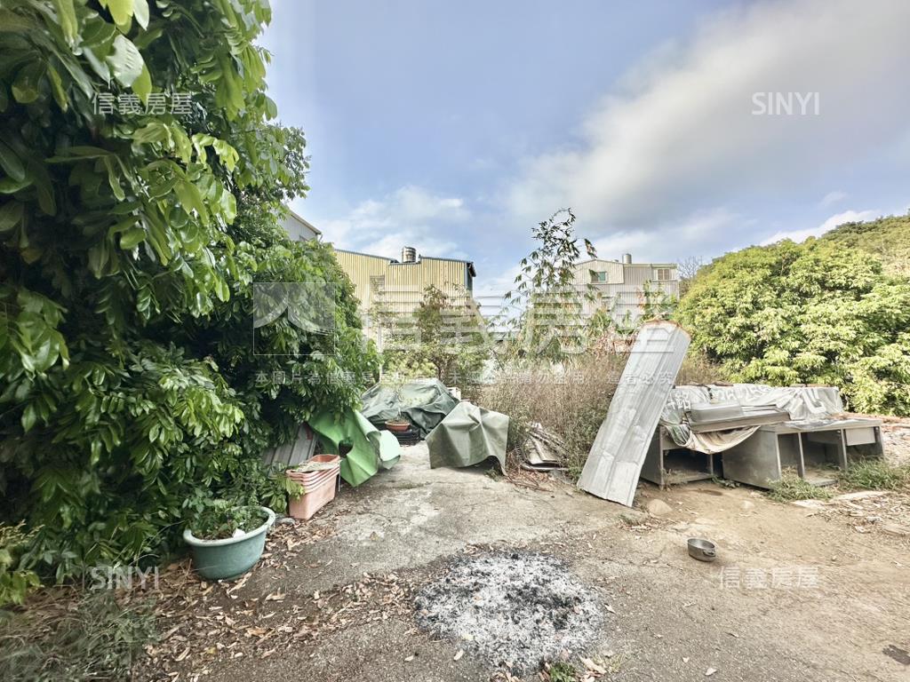 新社約４３４坪建地房屋室內格局與周邊環境