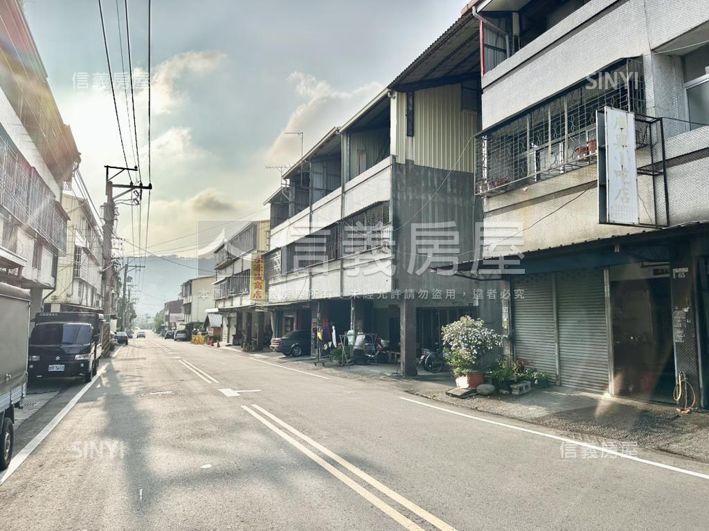 新社約４３４坪建地房屋室內格局與周邊環境