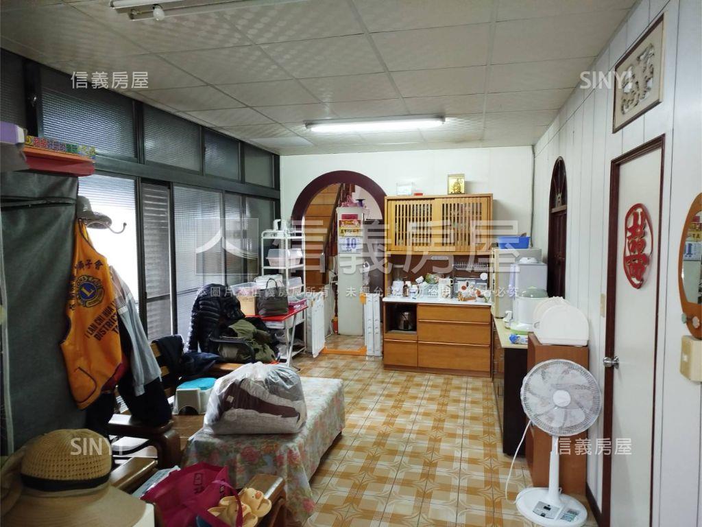 宜蘭市黃金透店房屋室內格局與周邊環境