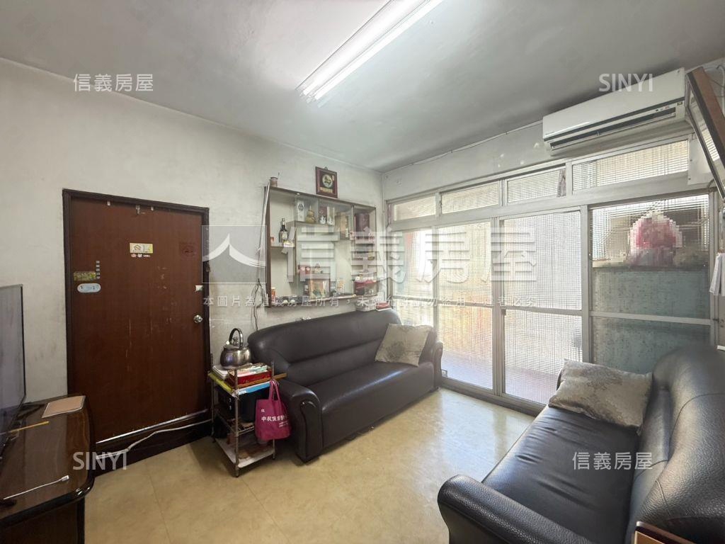 專任中泰邊間公寓四樓房屋室內格局與周邊環境