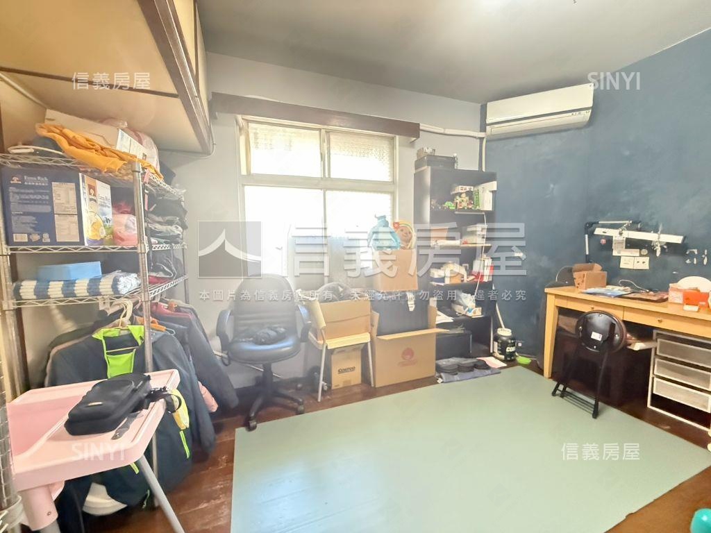 專任中泰邊間公寓四樓房屋室內格局與周邊環境