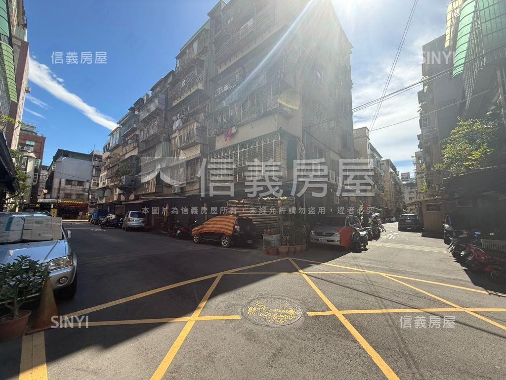 專任中泰邊間公寓四樓房屋室內格局與周邊環境