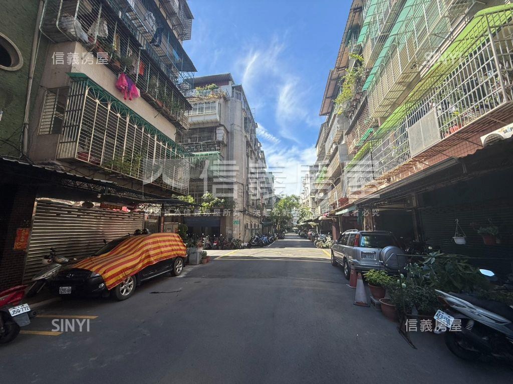 專任中泰邊間公寓四樓房屋室內格局與周邊環境