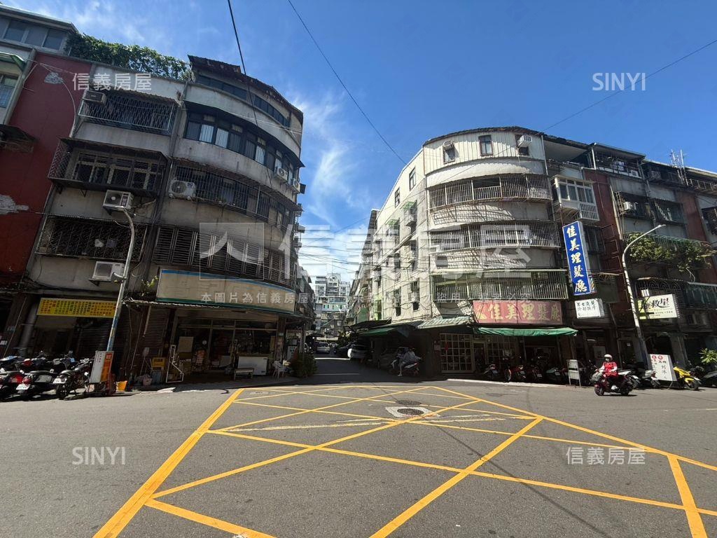 專任中泰邊間公寓四樓房屋室內格局與周邊環境