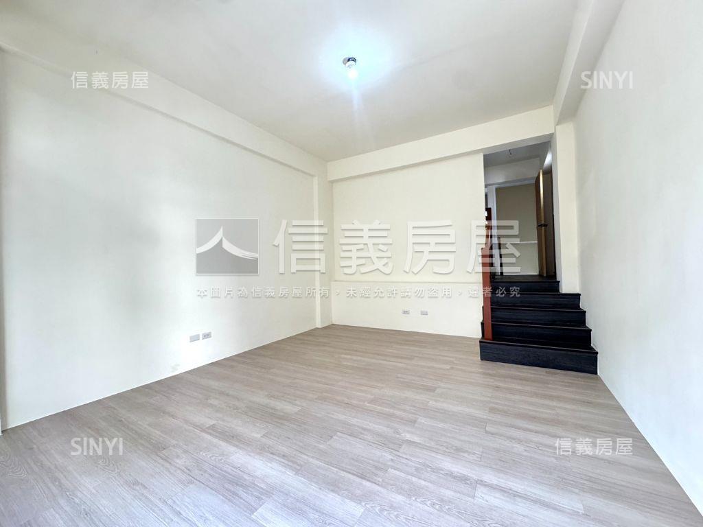 雅潭前後門車庫別墅房屋室內格局與周邊環境