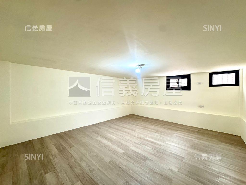 雅潭前後門車庫別墅房屋室內格局與周邊環境
