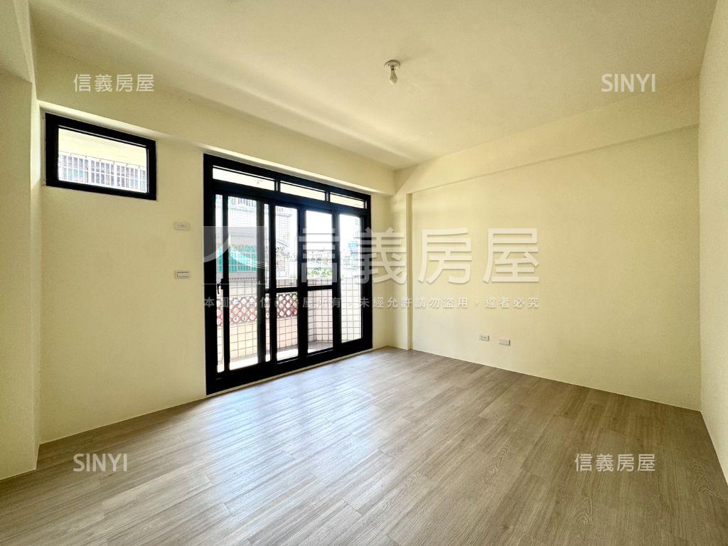 雅潭前後門車庫別墅房屋室內格局與周邊環境
