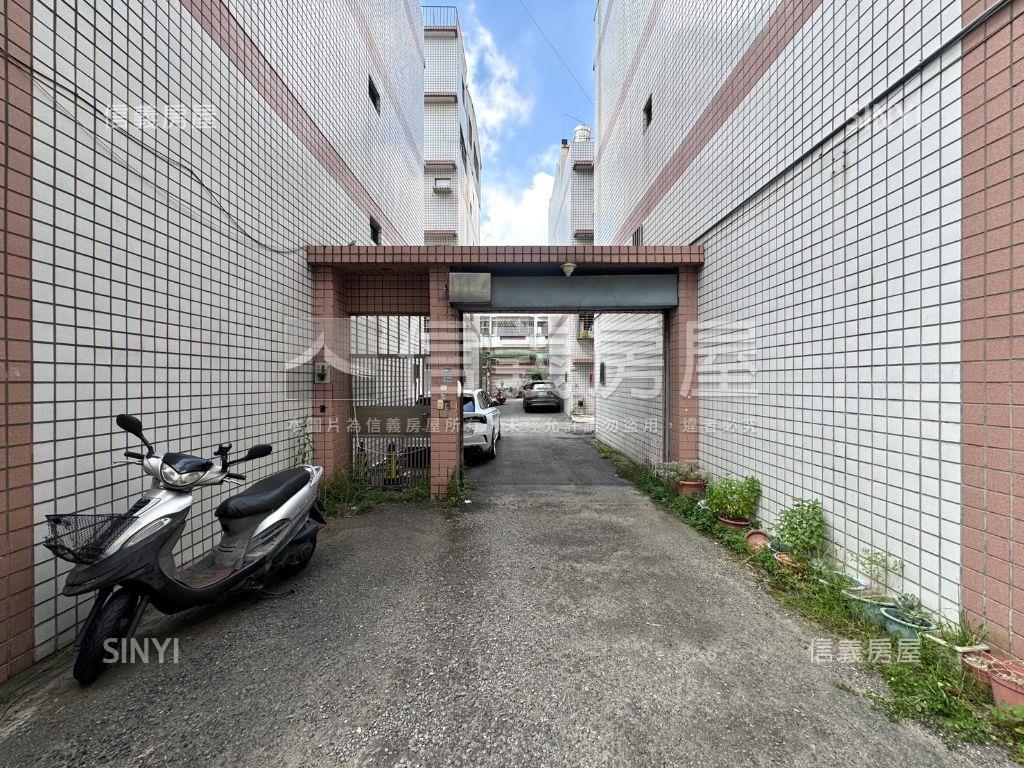雅潭前後門車庫別墅房屋室內格局與周邊環境