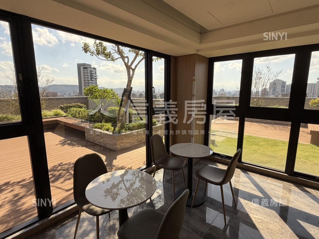 新成屋昇陽麗鉑極品２房房屋室內格局與周邊環境