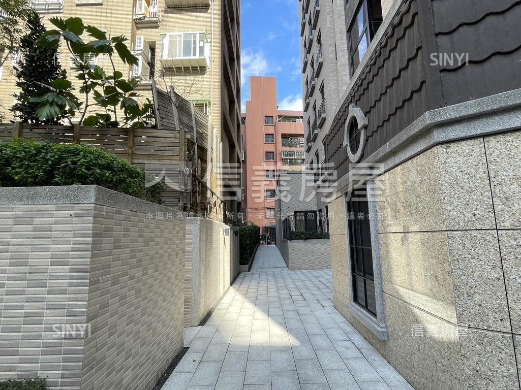 新成屋昇陽麗鉑極品２房房屋室內格局與周邊環境