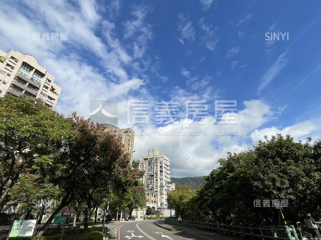 新成屋昇陽麗鉑極品２房房屋室內格局與周邊環境