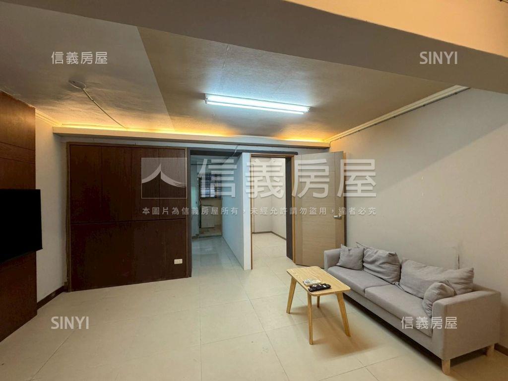 至誠路透天房屋室內格局與周邊環境