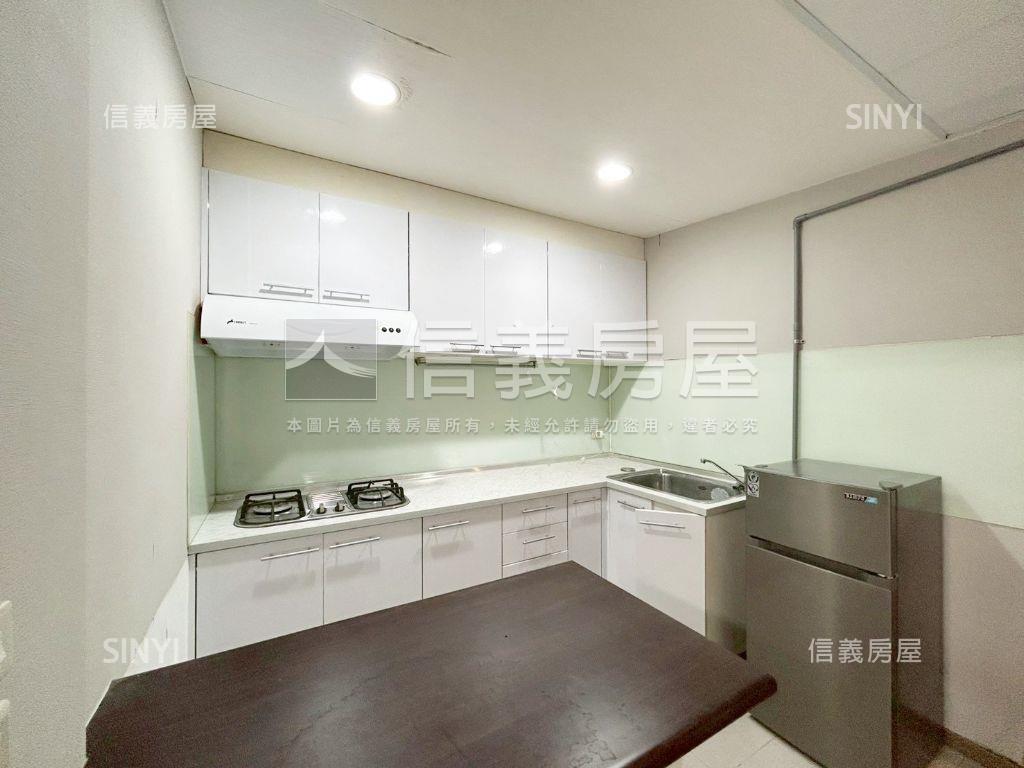 至誠路透天房屋室內格局與周邊環境