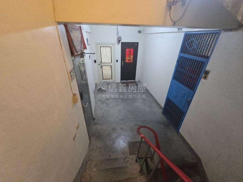秀山路６間套房滿租公寓房屋室內格局與周邊環境