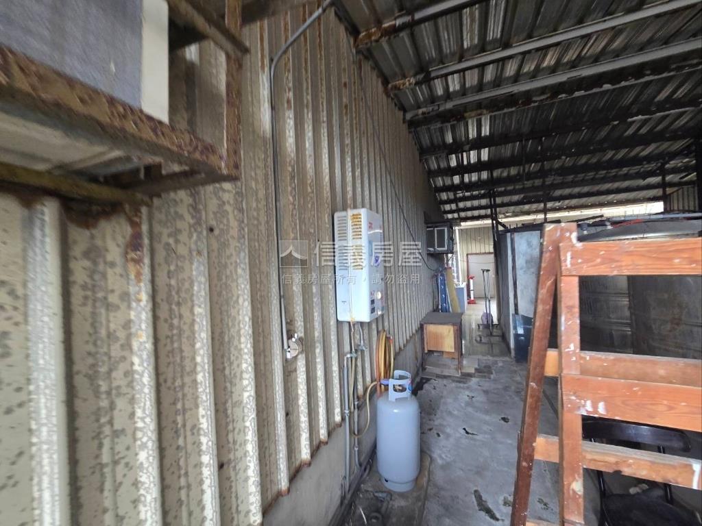 秀山路６間套房滿租公寓房屋室內格局與周邊環境