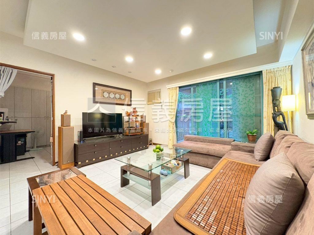 文藝中興邊間方正四房車位房屋室內格局與周邊環境