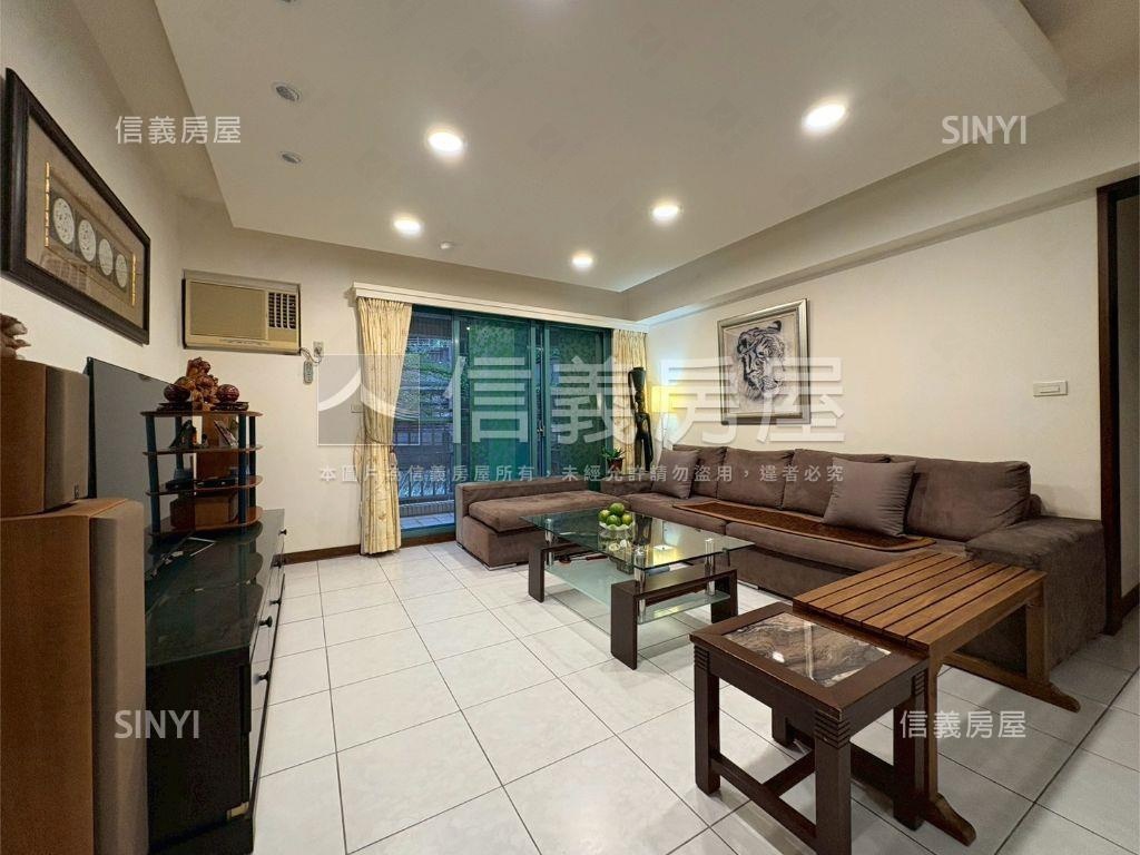 文藝中興邊間方正四房車位房屋室內格局與周邊環境