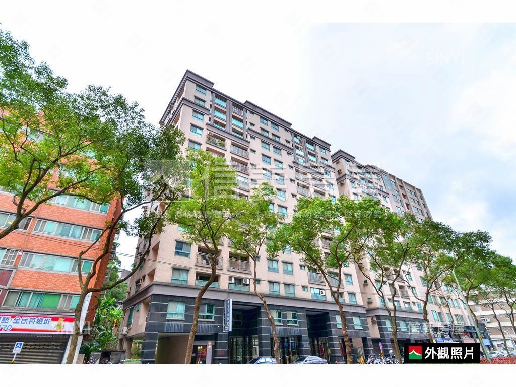 文藝中興邊間方正四房車位房屋室內格局與周邊環境