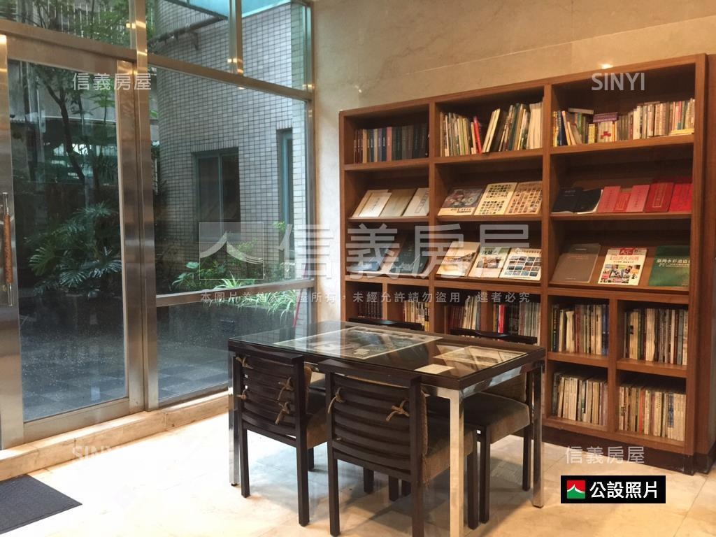 文藝中興邊間方正四房車位房屋室內格局與周邊環境