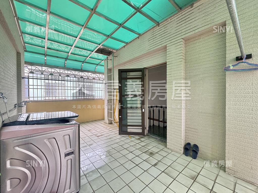 頂美面寬雙車別墅房屋室內格局與周邊環境