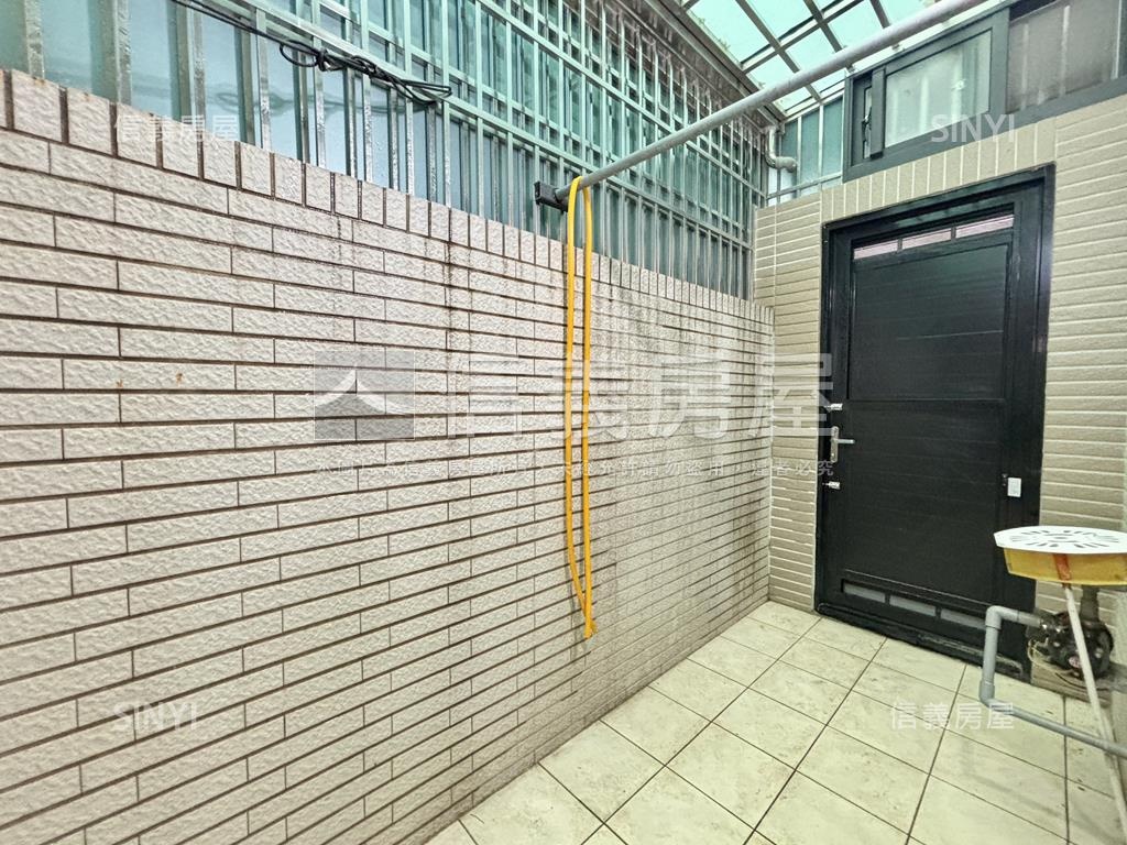 頂美面寬雙車別墅房屋室內格局與周邊環境