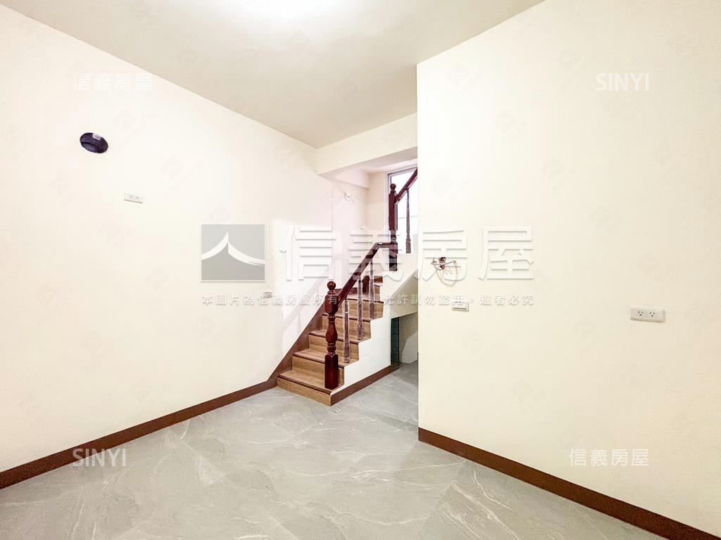 三民活巷邊間美透天房屋室內格局與周邊環境