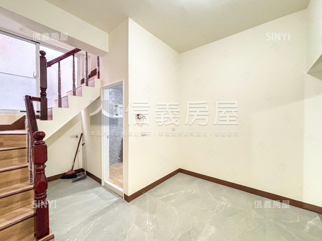 三民活巷邊間美透天房屋室內格局與周邊環境