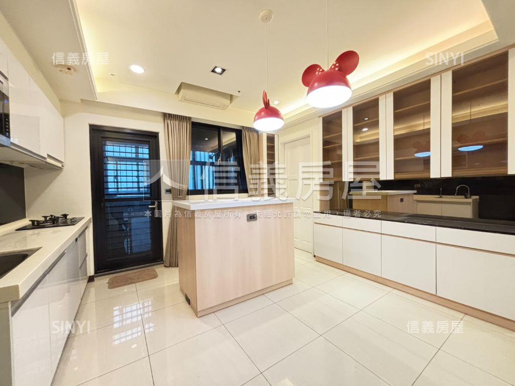 明日耀現況２房雙平面車位房屋室內格局與周邊環境