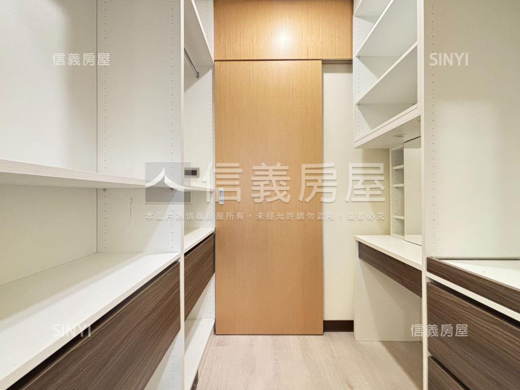 明日耀現況２房雙平面車位房屋室內格局與周邊環境