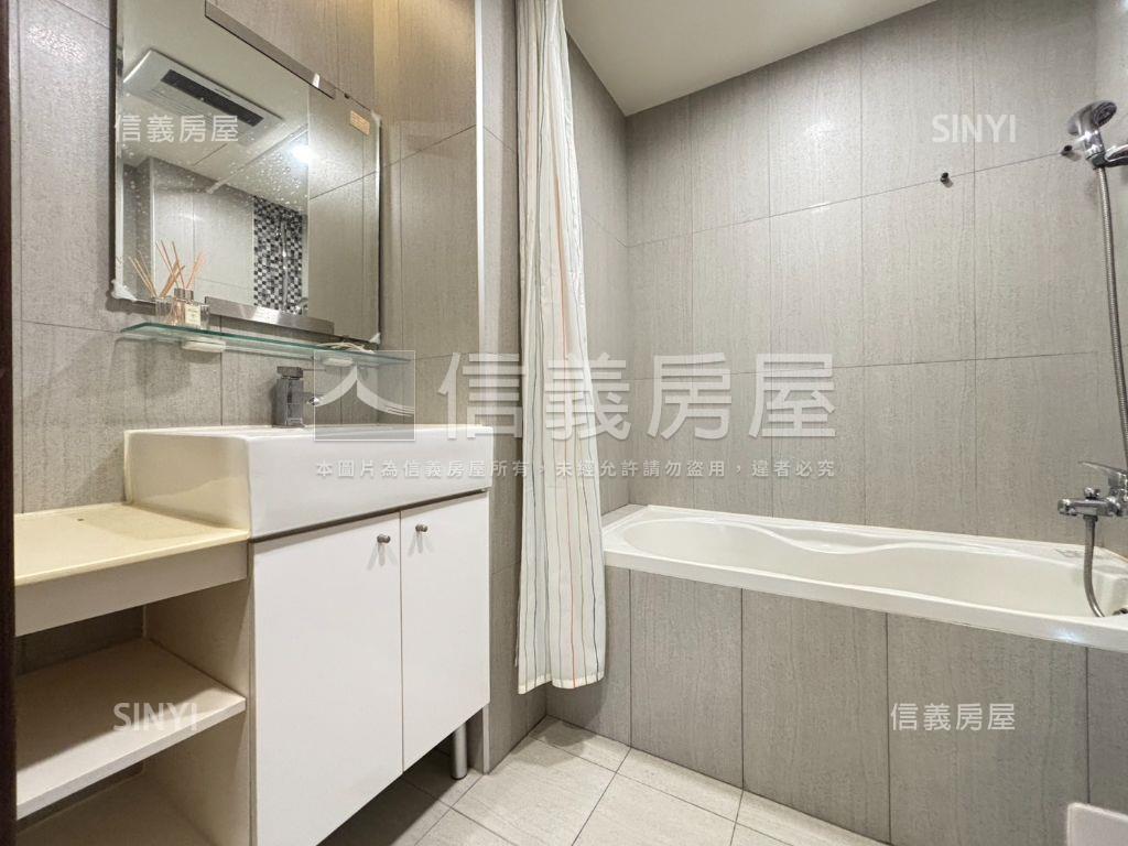 明日耀現況２房雙平面車位房屋室內格局與周邊環境