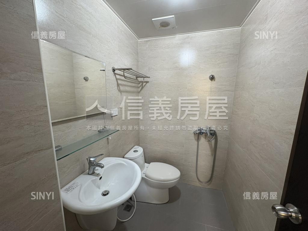 和美輕屋齡社區透天房屋室內格局與周邊環境
