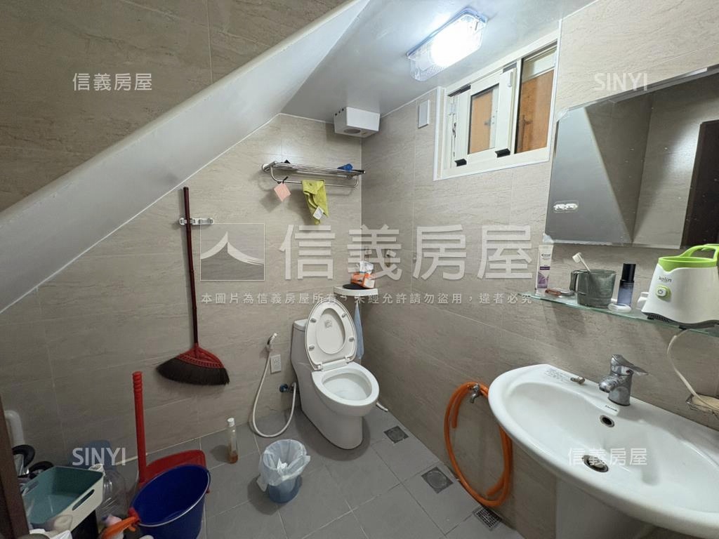 和美輕屋齡社區透天房屋室內格局與周邊環境