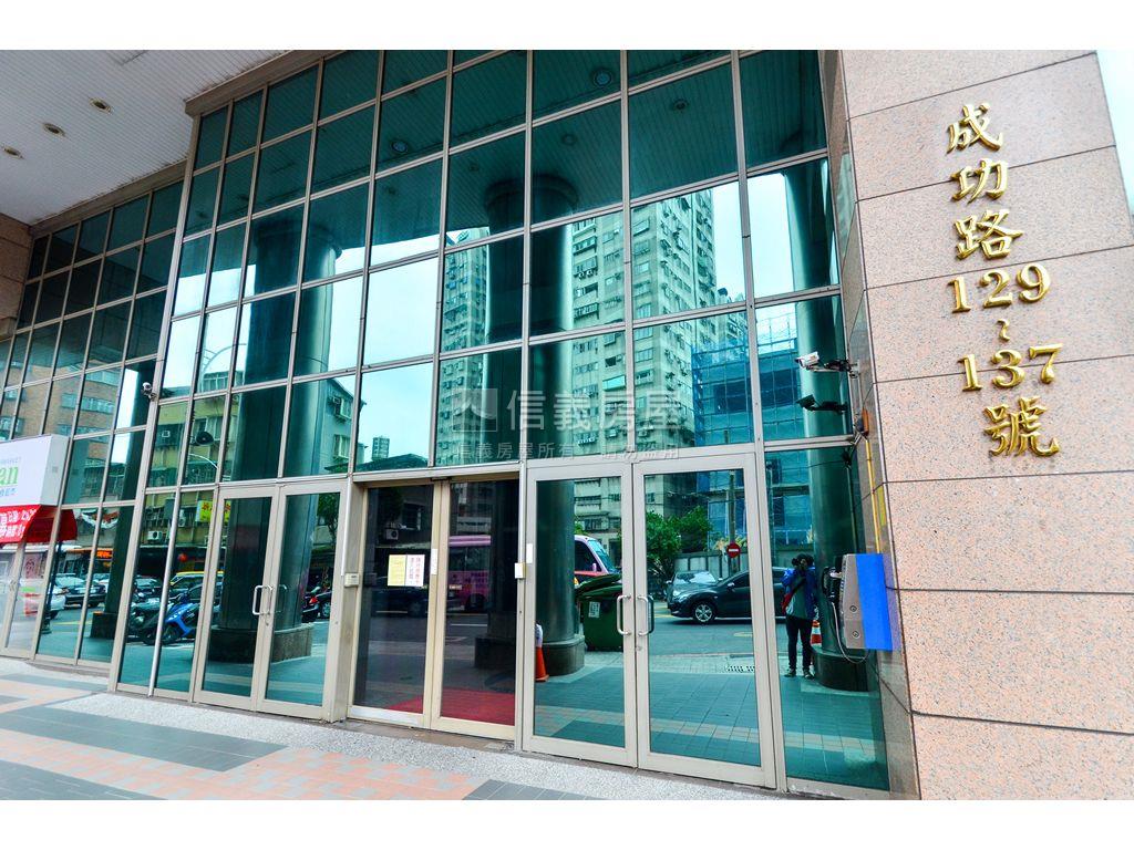 力霸山河稀有１０１景觀房屋室內格局與周邊環境