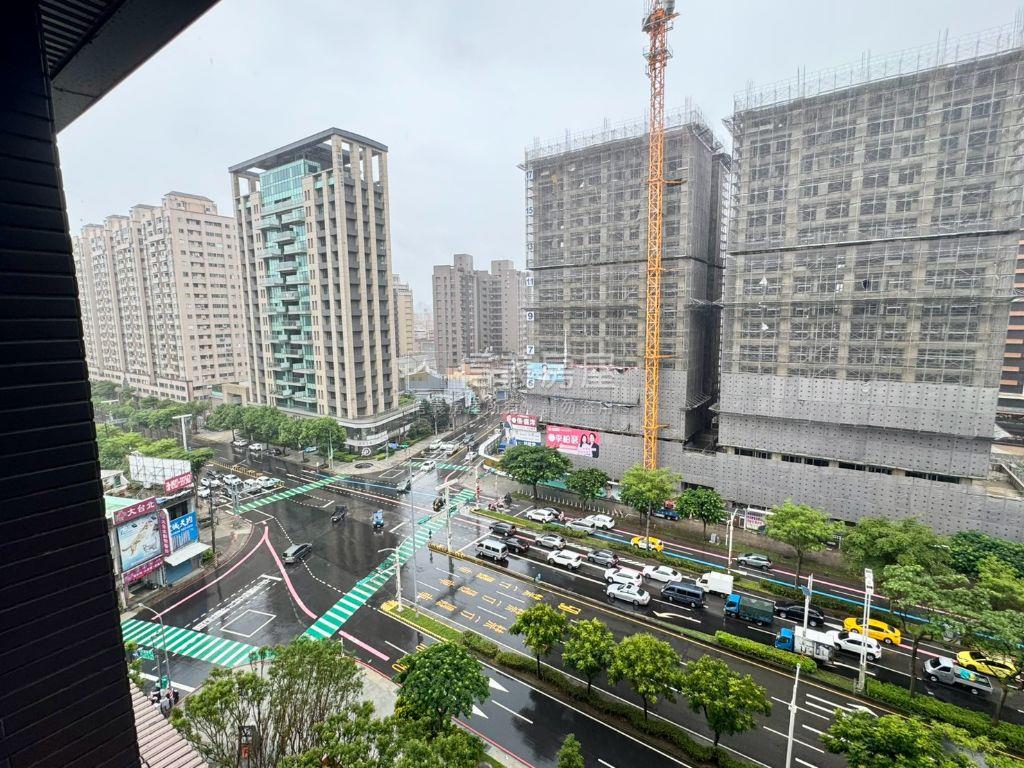 鉑克棶·景觀兩房兩衛車位房屋室內格局與周邊環境