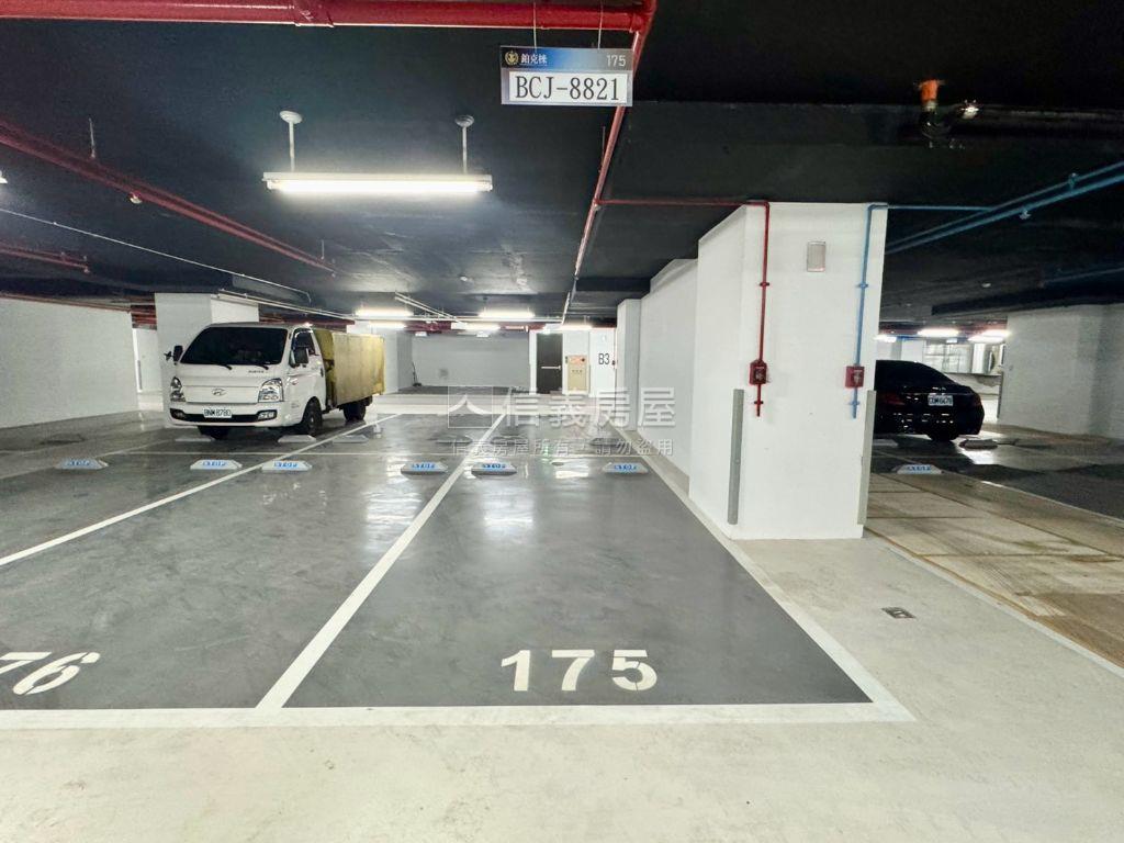 鉑克棶·景觀兩房兩衛車位房屋室內格局與周邊環境