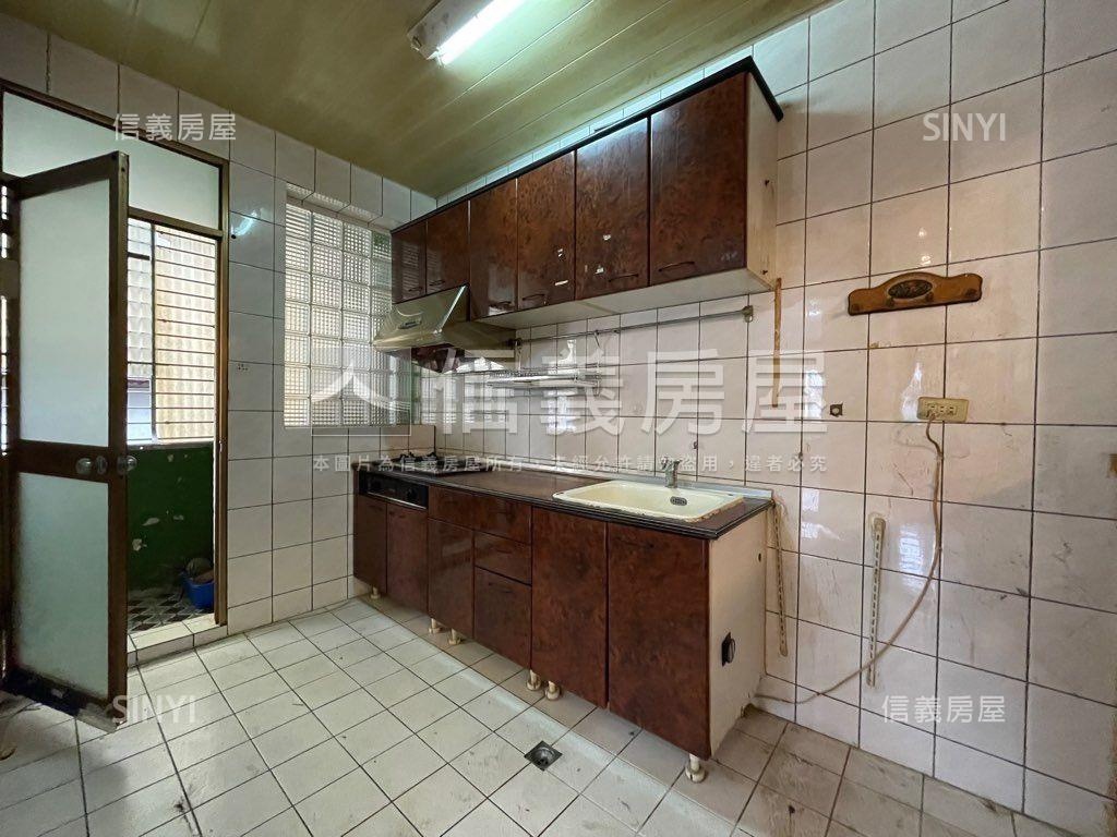 一層一戶低總價公寓房屋室內格局與周邊環境