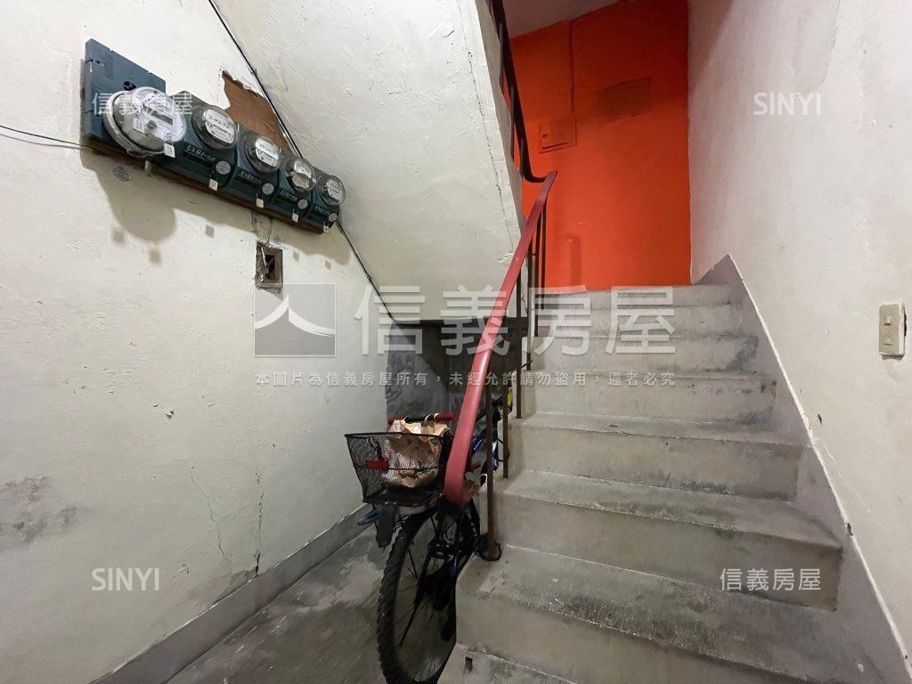 一層一戶低總價公寓房屋室內格局與周邊環境
