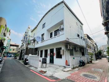 東寧路有間漂亮角窗老房子