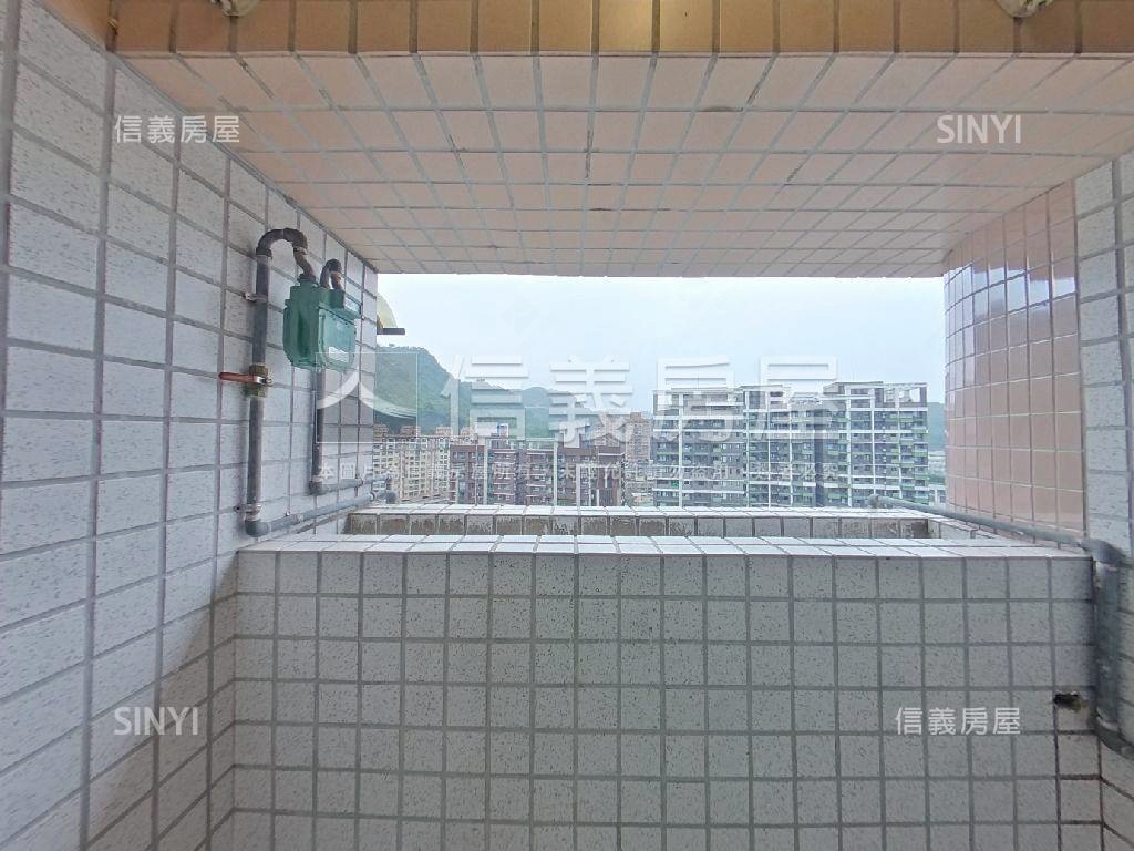 低總價瑞士高樓美景套房房屋室內格局與周邊環境
