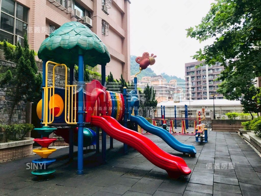 低總價瑞士高樓美景套房房屋室內格局與周邊環境