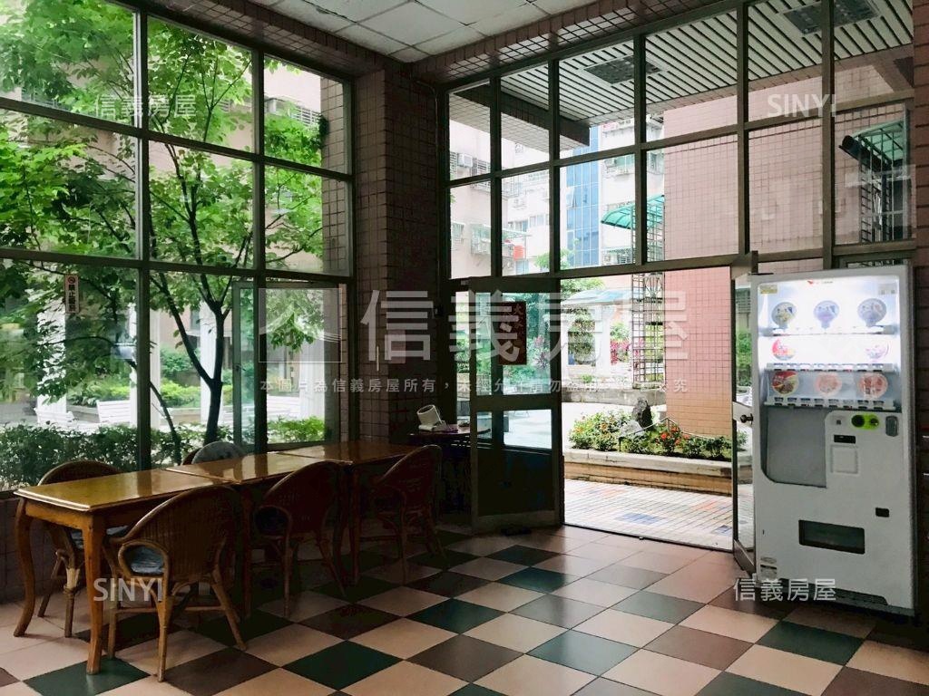低總價瑞士高樓美景套房房屋室內格局與周邊環境