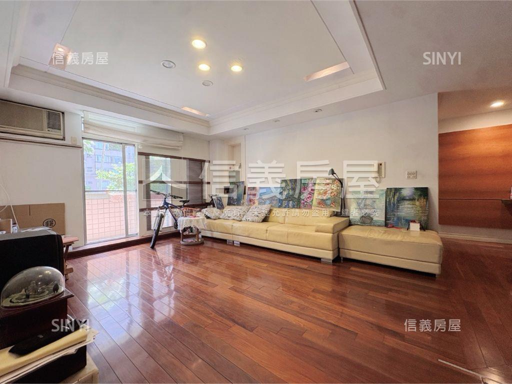 新光河山大器三房房屋室內格局與周邊環境