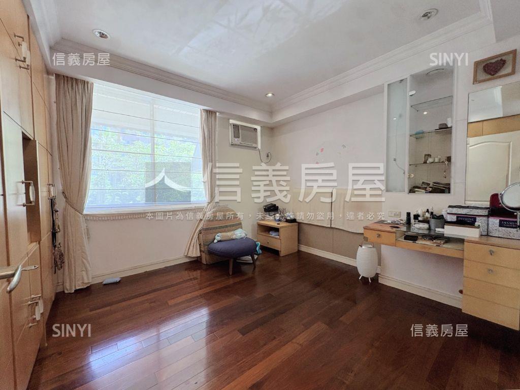 新光河山大器三房房屋室內格局與周邊環境