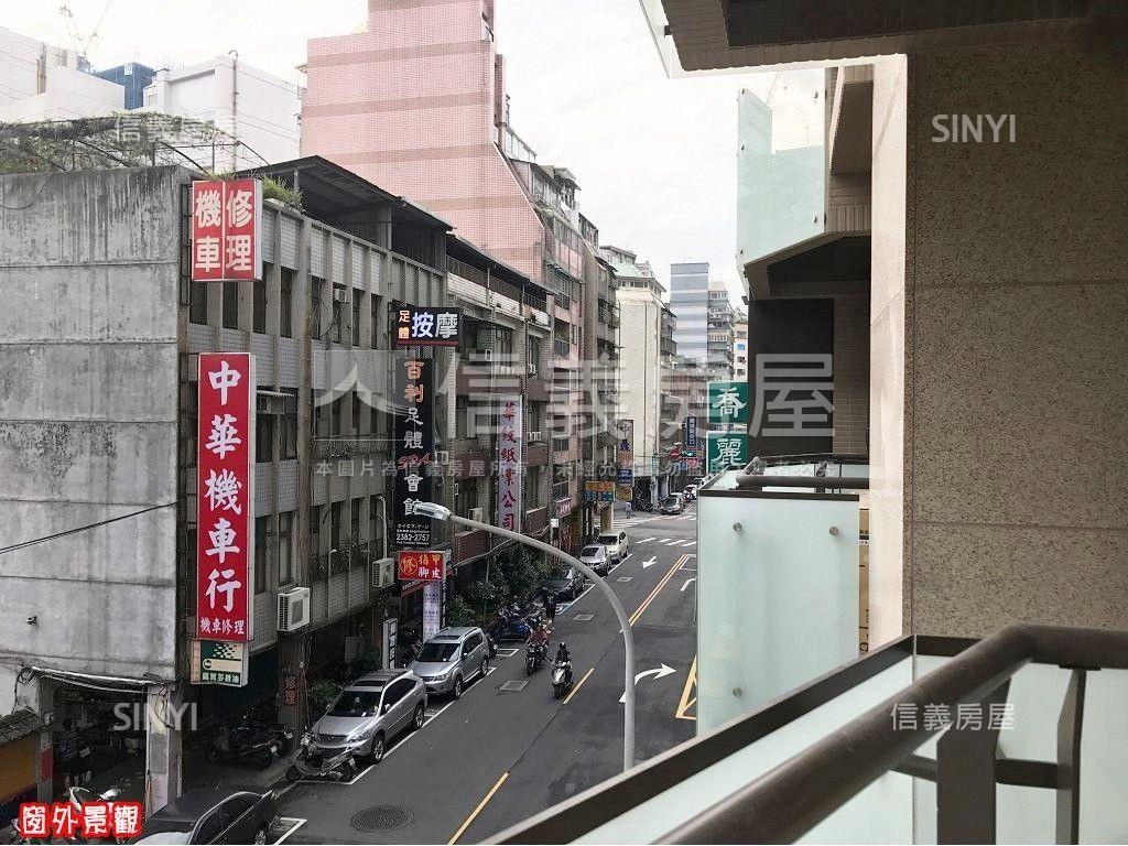 西門捷運家樂福挑高宅房屋室內格局與周邊環境