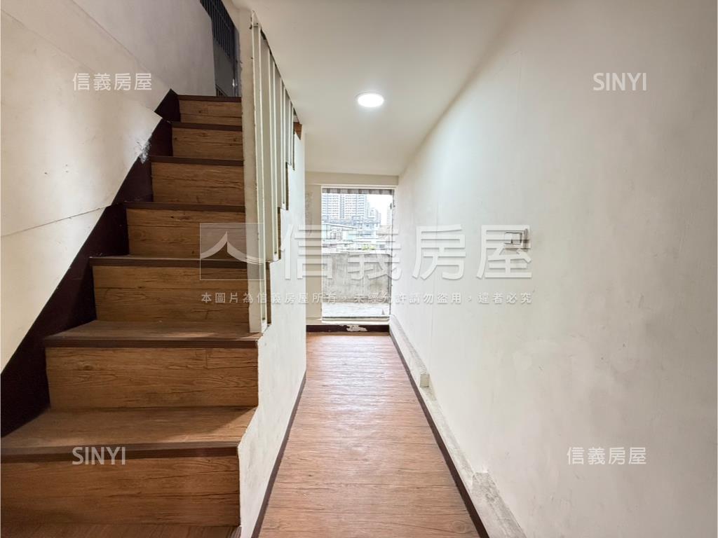 台藝大金雞母鼎佳佳房屋室內格局與周邊環境