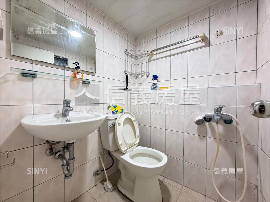 台藝大金雞母鼎佳佳房屋室內格局與周邊環境