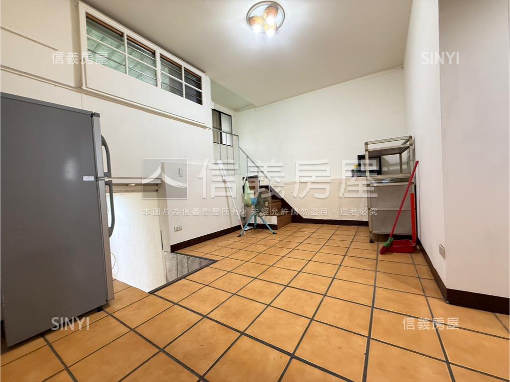 台藝大金雞母鼎佳佳房屋室內格局與周邊環境