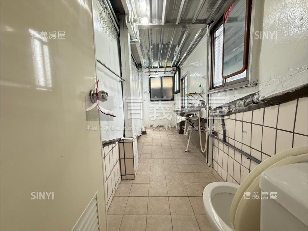 台藝大金雞母鼎佳佳房屋室內格局與周邊環境