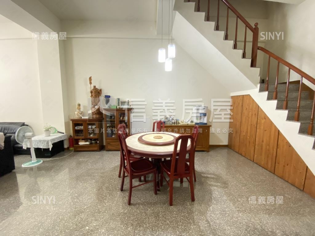 樹孝商圈大地坪透店房屋室內格局與周邊環境